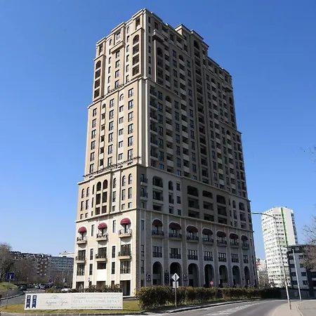 Lazuren Briag 아파트